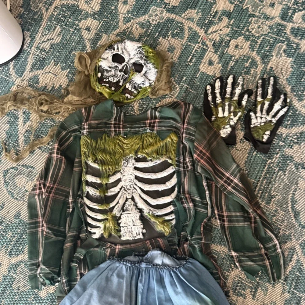 Spirit Halloween Skeleton Zombie Child Costume Medium 8-10 Halloween Mask Gloves